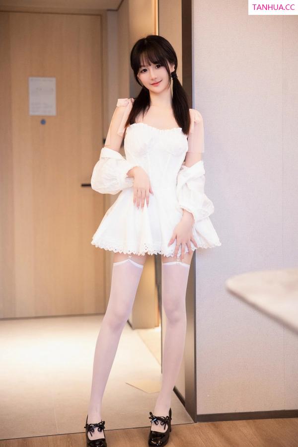   [XiuRen]高清写真图 2023.06.16 No.6933 幼幼 清纯美腿第17张图片